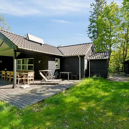 Tomine - From The Sea By Interhome 펜션